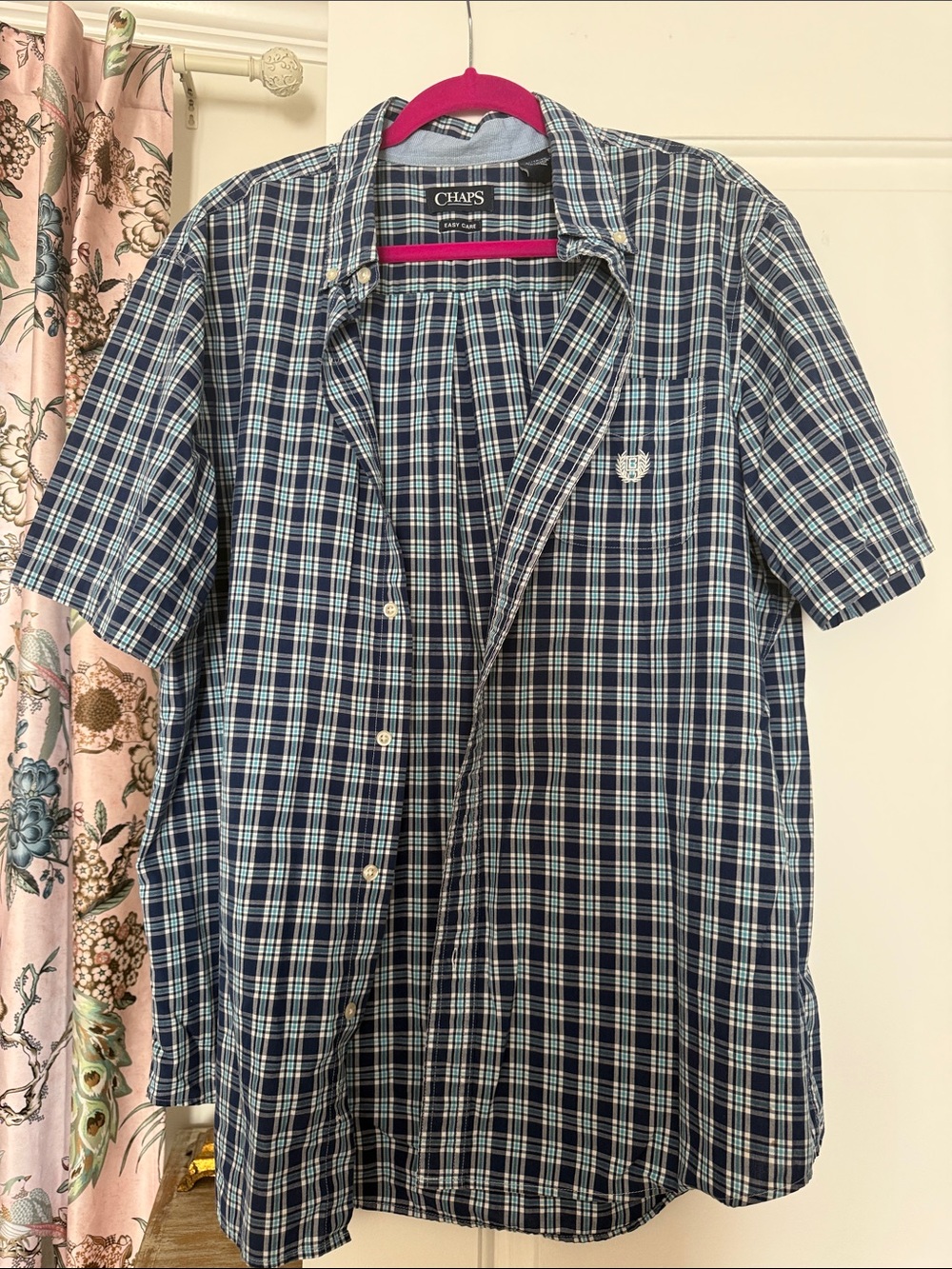 Chaps Men's Blue and White Plaid Short-Sleeve Button Down Shirt